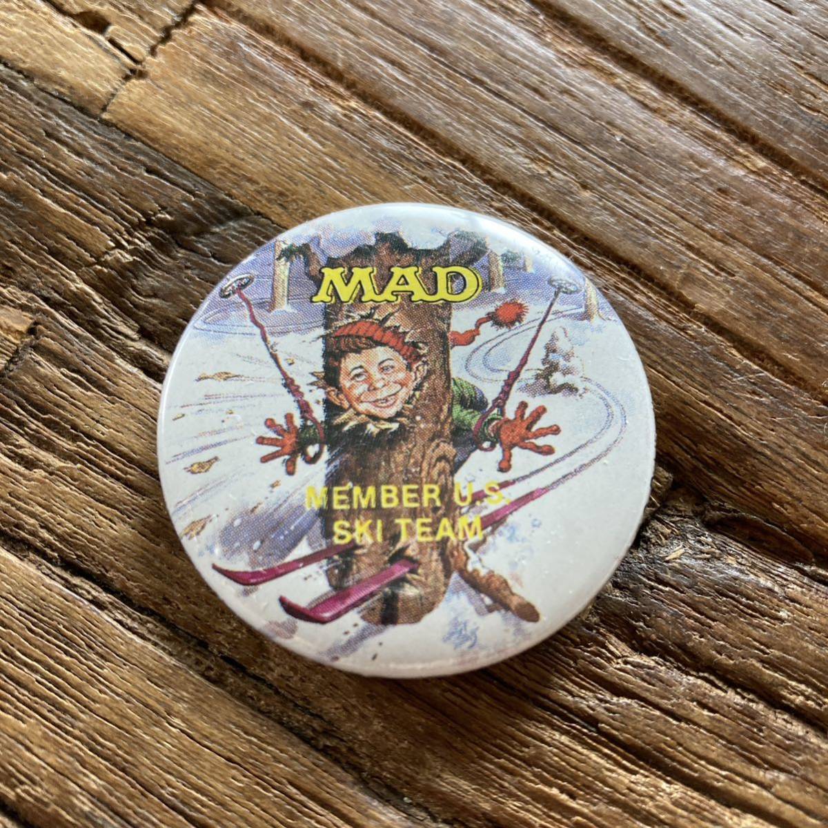 80's ヴィンテージ 販促　vintage 缶バッジ　MAD magazine　マッドマガジン　アメコミ　ヒッピー　ロバートクラム　ネイバーフッド_画像1