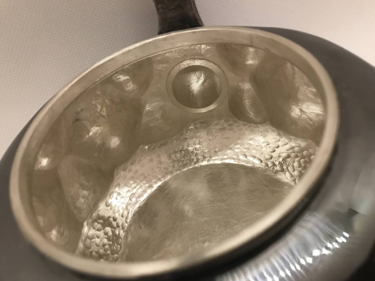 純銀製 榮真造 岩目湯沸 矢之摘 銀瓶 煎茶道具-