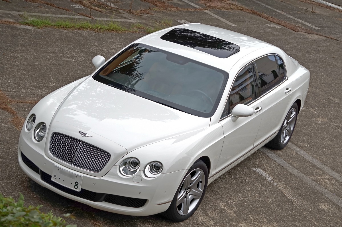  finest quality beautiful car!! Continental flying spur *CORNES regular D car * left steering wheel & sunroof * popular cool white body color &5 number of seats!!