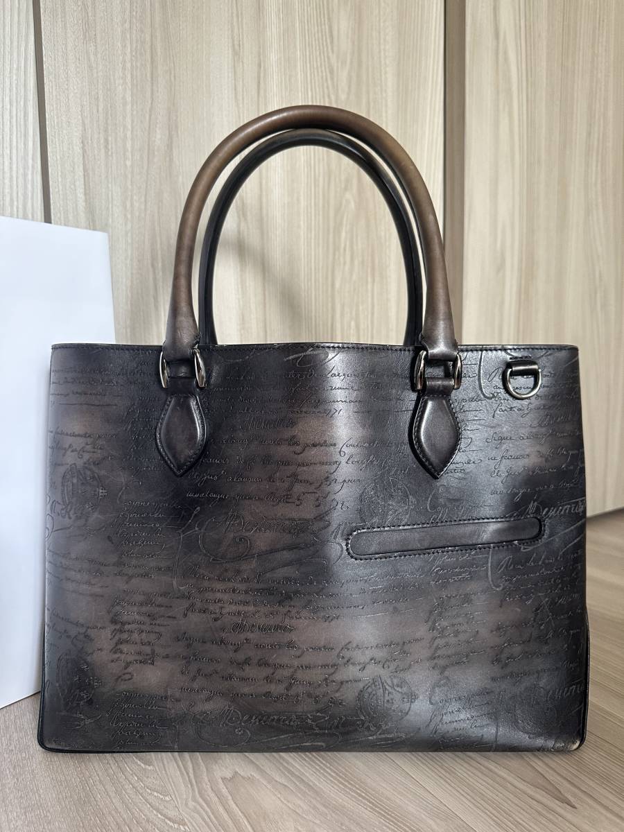 定価47 8万円 Berluti Toujours Scritto Leather Tote Bag
