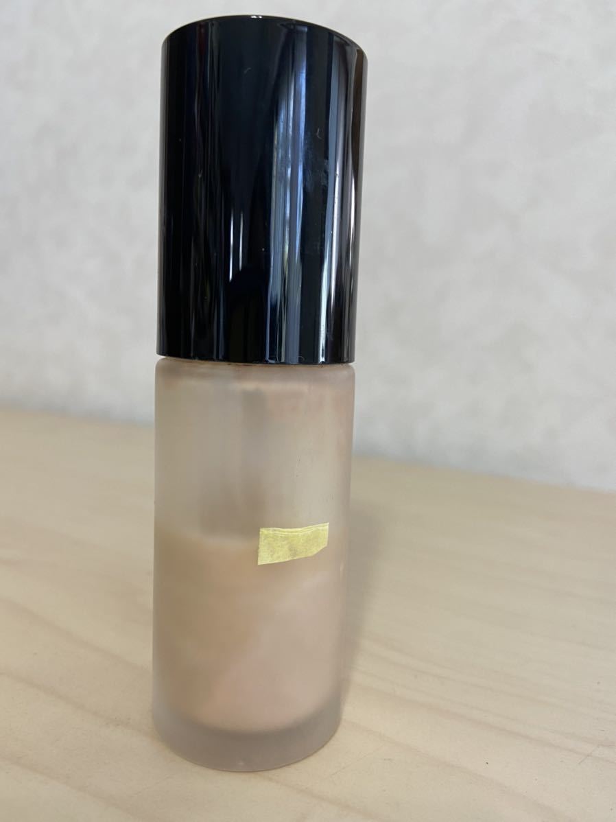 スックフレームフィックスリキッドファンデーション　003 25ml SPF25 定価￥8800(税込) 定形外発送は220円_画像2