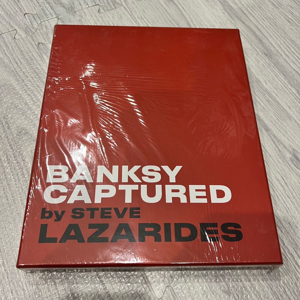 【即決】BANKSY CAPTURED by STEVE LAZARIDES Vol.1 バンクシー　日本限定5000部 本人写真 公式写真