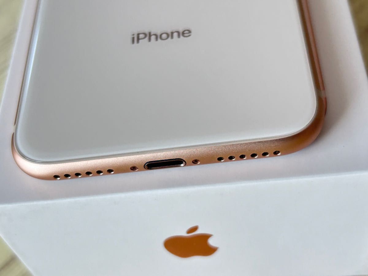 iPhone8 ゴールド 64GB  SIMロック解除 Apple GOLD