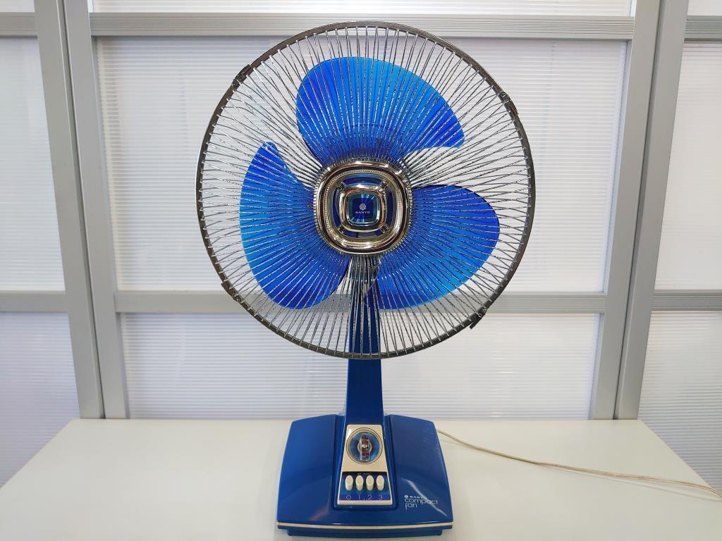 A140 昭和レトロ SANYO 扇風機 サンヨー EF-A30LT 当時物 【動作確認済み】 compact fanの画像2