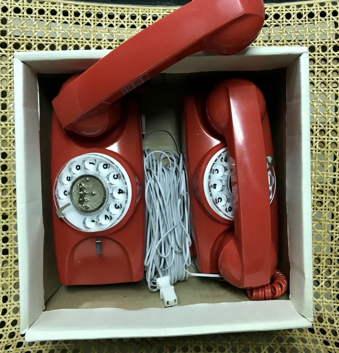 未使用・レトロ ダイヤル式電話機 クィーンテレフォン アンティーク インテリア おもちゃ電話