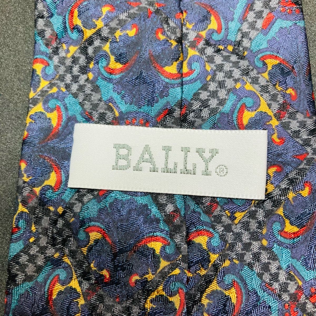 【美品】BALLY /バリー　ネクタイ　総柄