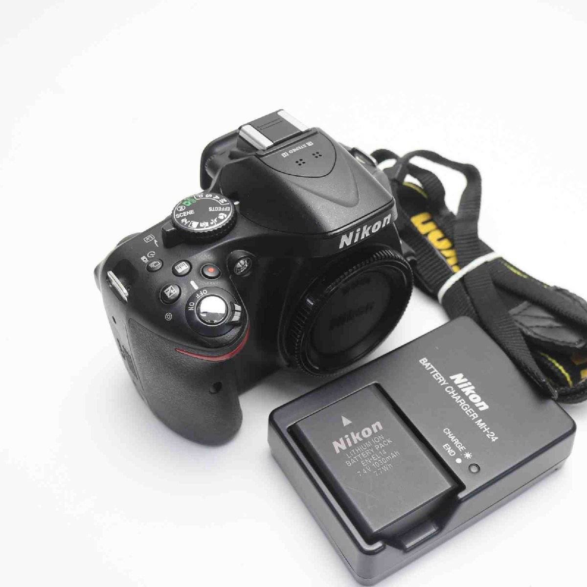 超美品 Nikon D5200 ブラック ボディ 即日発送 デジ1 Nikon デジタルカメラ 本体 あすつく 土日祝発送OK