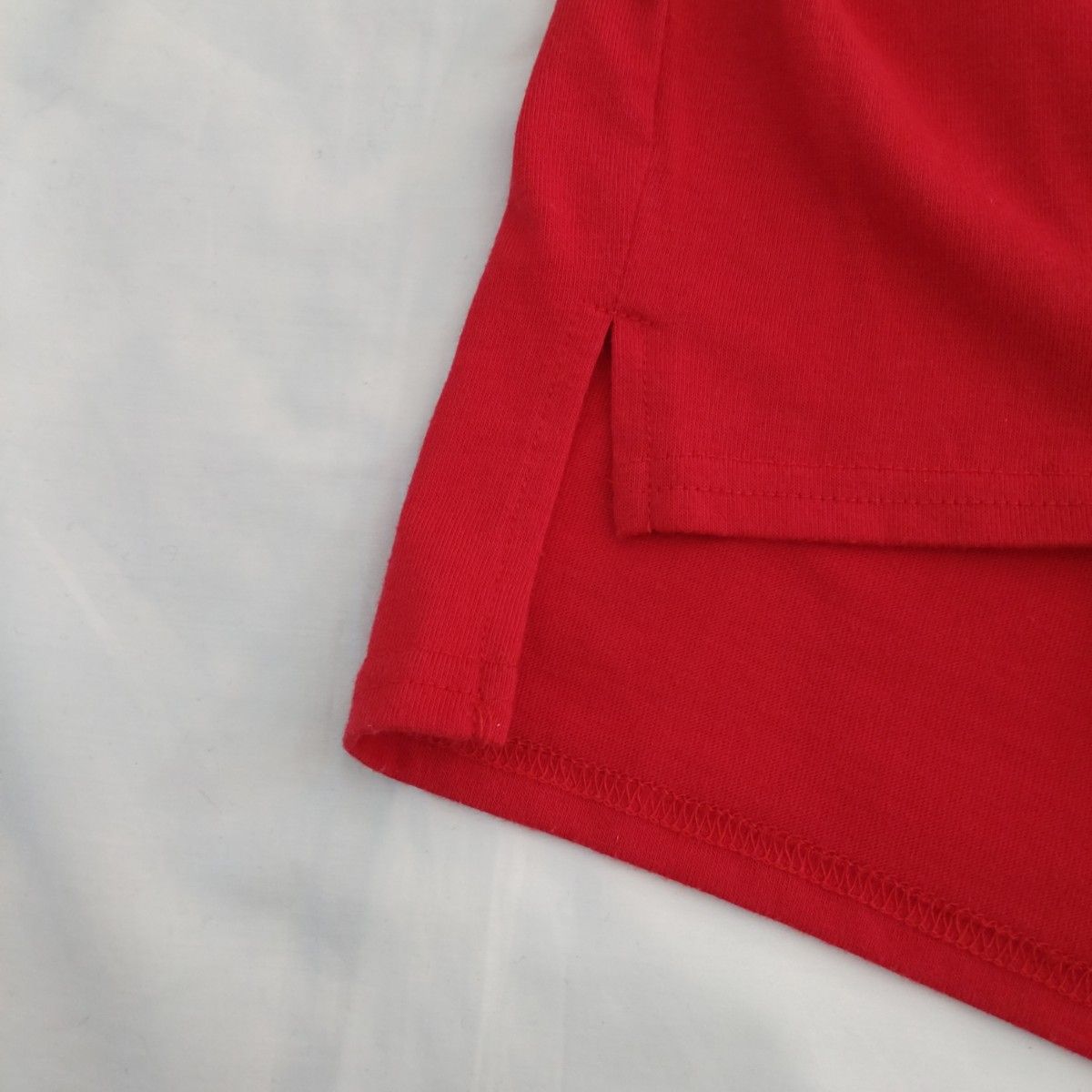 【INGNI  イング】 半袖Tシャツ　レッド　赤　裾スリット