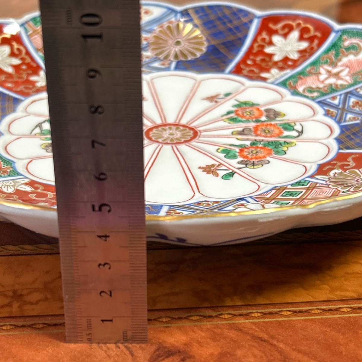 大聖寺伊万里 古伊万里 奇玉宝鼎之珍 大皿 菊割 金彩 色絵 輪花 大聖寺伊万里 古伊万里 奇玉宝鼎之珍 大皿 菊割 金彩 色絵 輪花