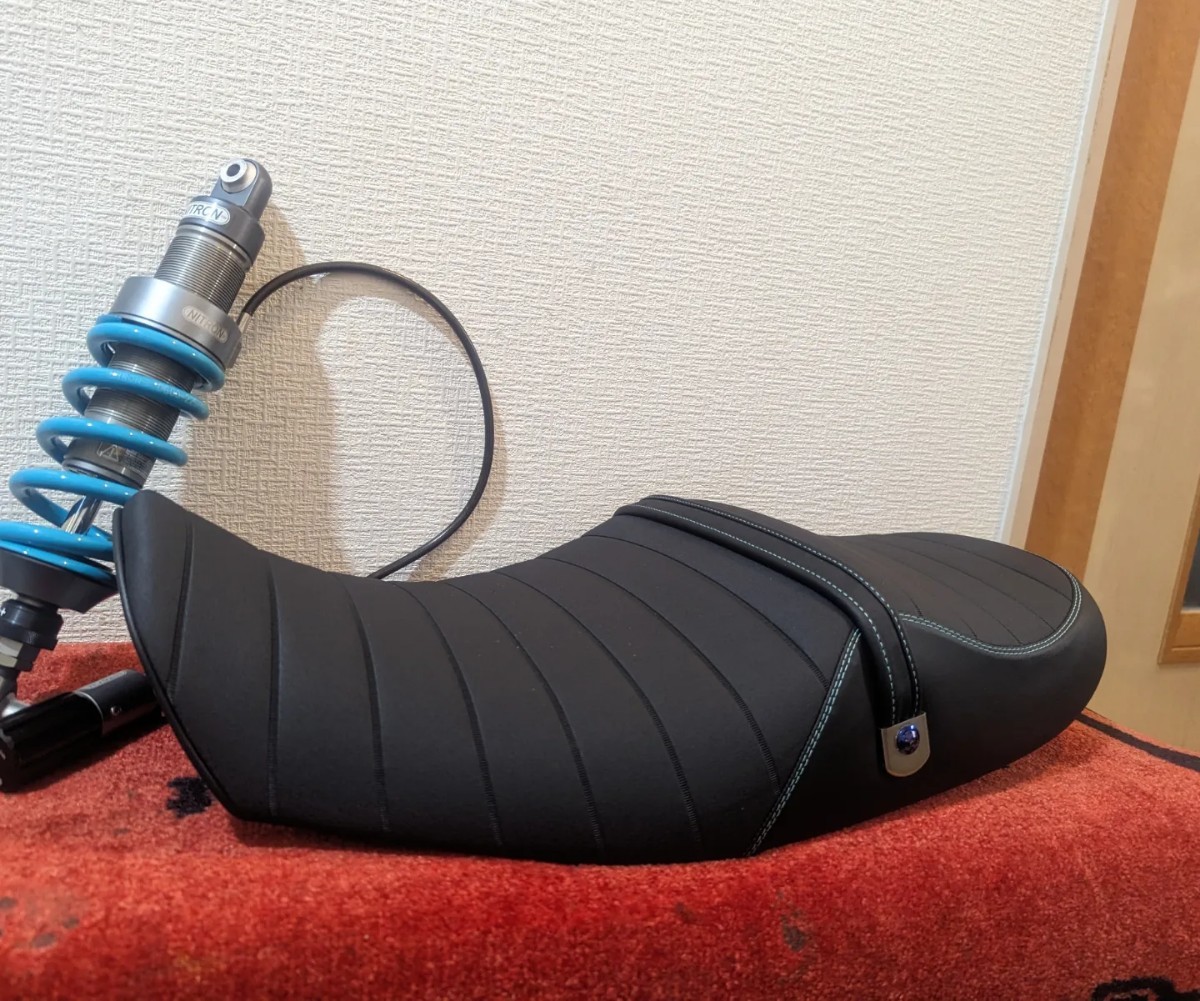 Z900RS シート張替え ステッチタイプ 前側T-NET衝撃吸収材埋め込み
