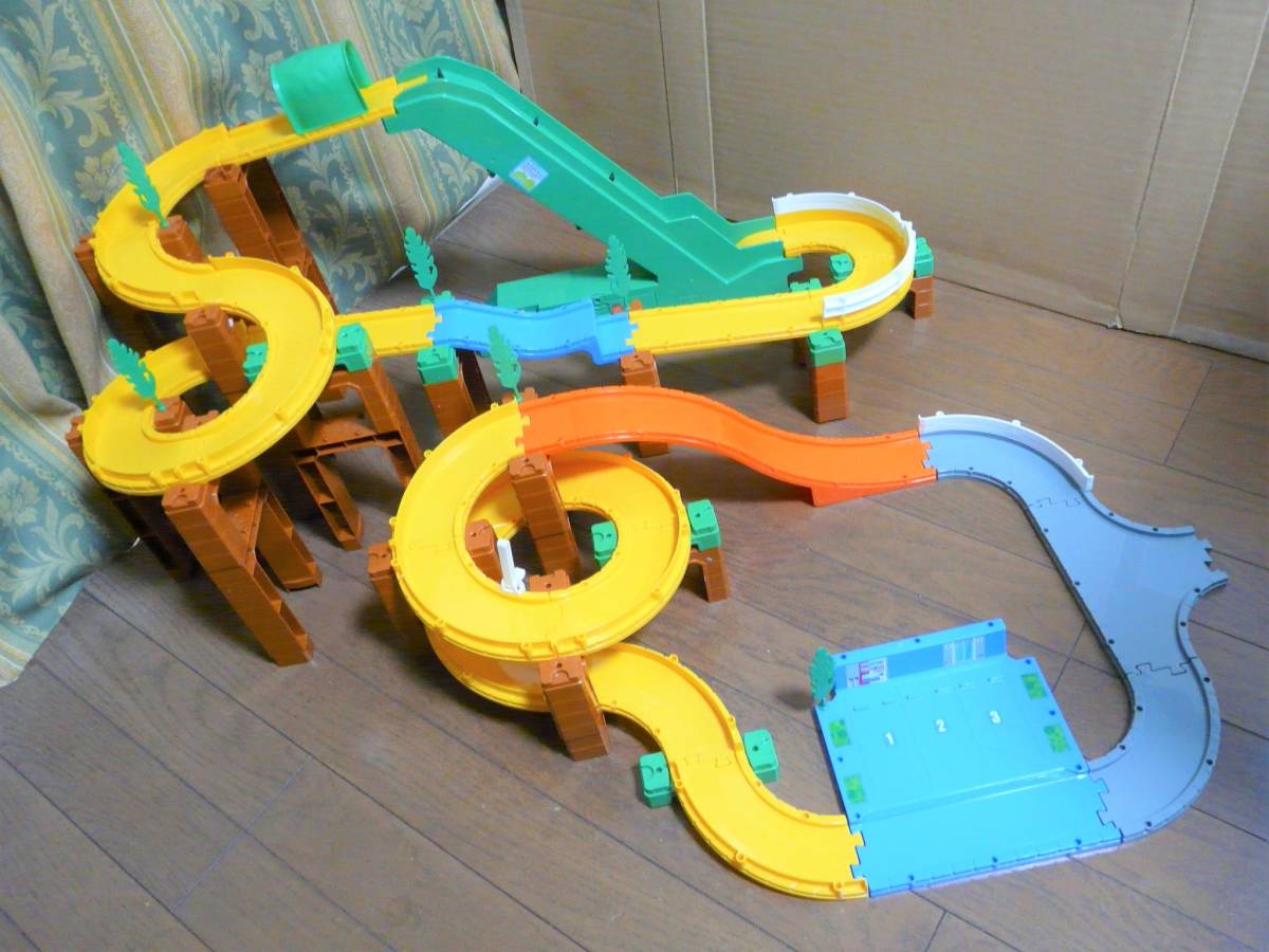 高い信頼 厚い信頼 送料無料 3WAYオートやまみちどうろセット+ トミカシステム トミカタウン、トミカワールド