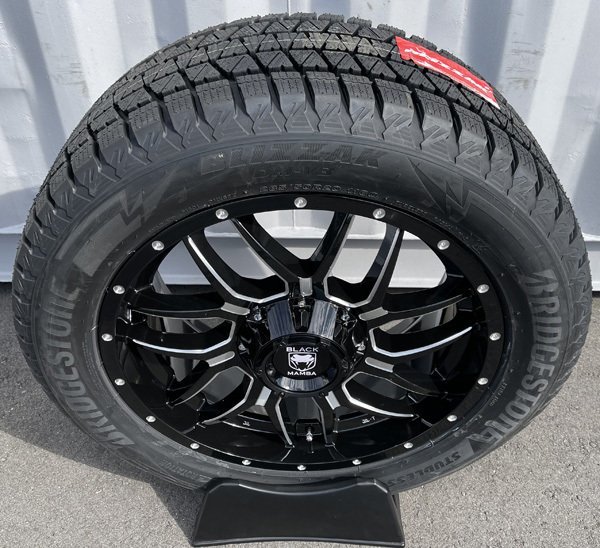 新品 車検対応 タンドラ セコイア PCD150-5 Black Mamba BM7 20インチスタッドレスタイヤホイール ブリヂストン BLIZZAK DM-V3 285/50R20_画像4