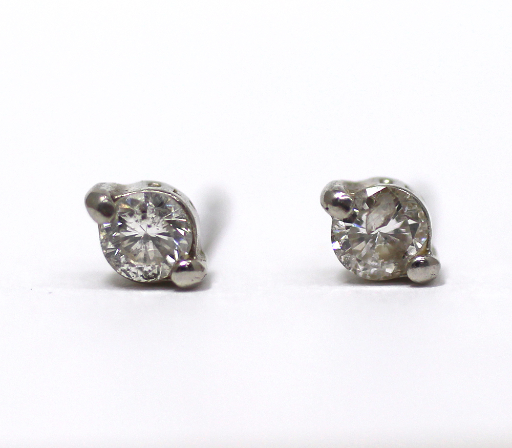 【PT900】プラチナ　一粒 ダイヤモンド 0.20ct（0.10ct×2） 2本爪留め　ピアス 20230911_画像3