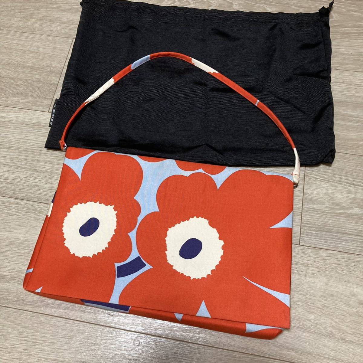 限定版 marimekko トートバッグ　クラッチバッグ　パーティ　ウニッコ　袋付き マリメッコ トートバッグ