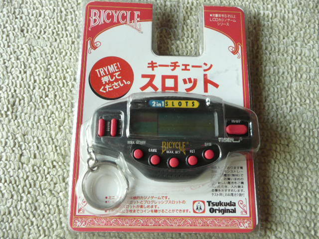 LCD カジノゲームシリーズ BICYCLE キーチェーン スロット LSI ゲーム未開封品の画像1