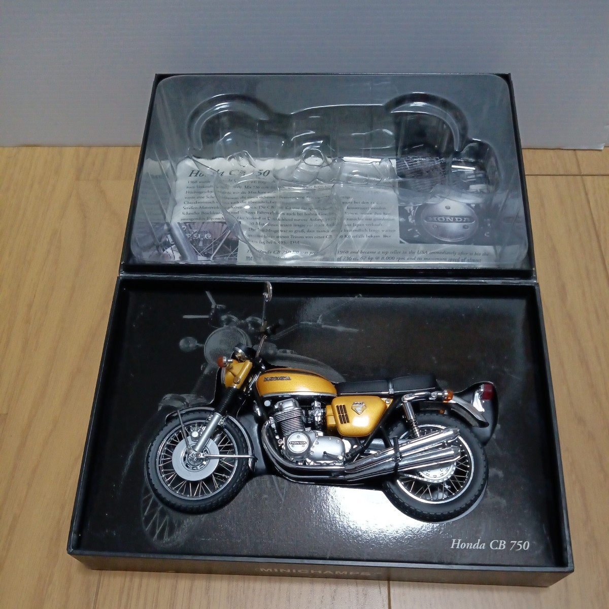 ミニチャンプス)ホンダ CB750(1968) キャンディーゴールド ミニチャンプス)ホンダ CB750(1968) キャンディーゴールド