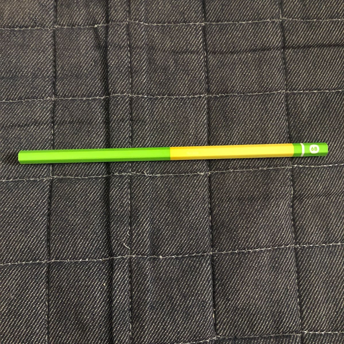 ネームラベル　鉛筆　6B 1本　ウォールステッカー　名前シール　おなまえ　シール　黄緑　えんぴつ　色鉛筆　なまえシール　300円