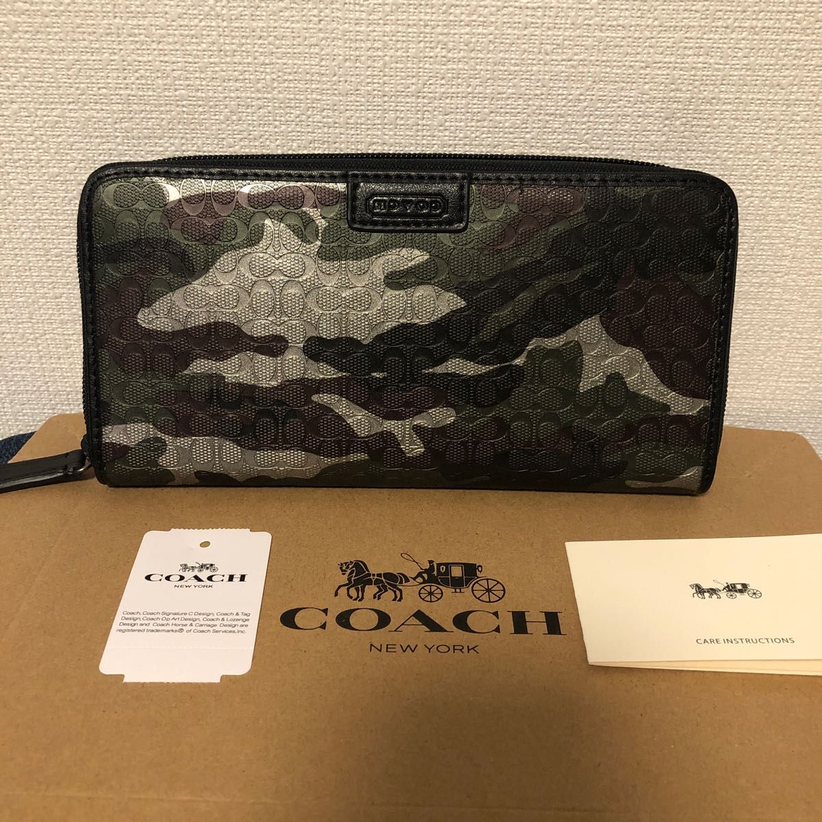 ☆新品未使用☆COACH コーチ長財布 ラウンドファスナー　迷彩柄　型番F74546