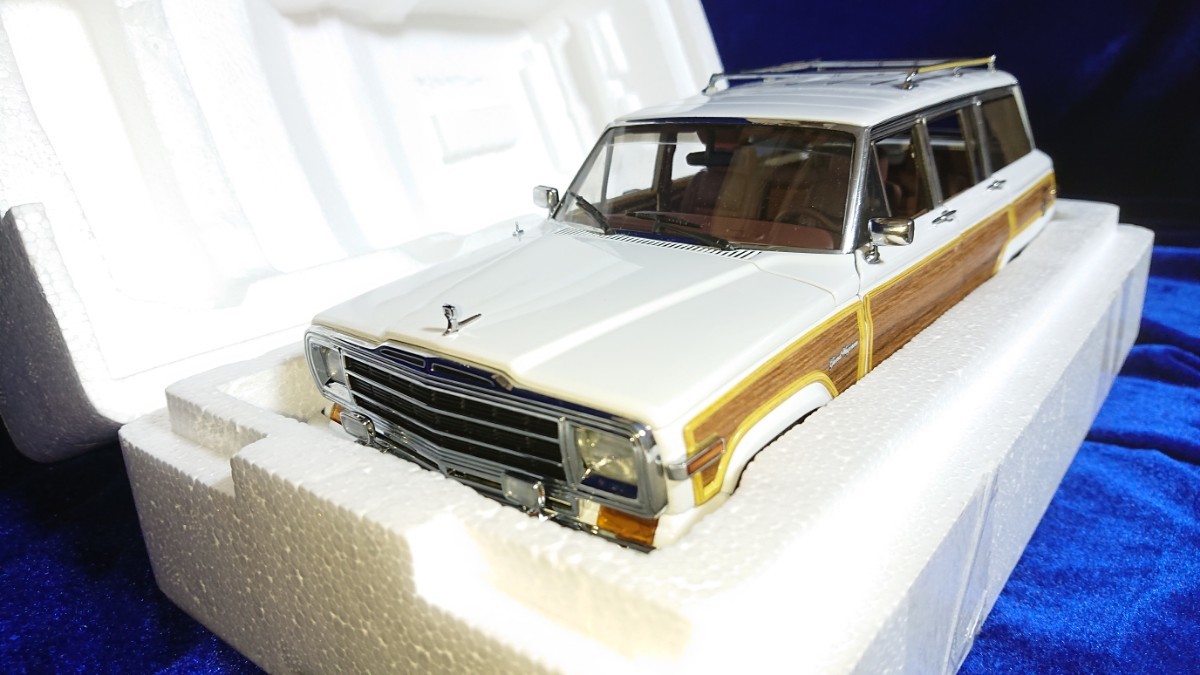 1/18 AUTOart オートアート 74001 JEEP GRAND WAGONEER 1989 WHITE ジープ グランド ワゴニア ホワイトの画像1