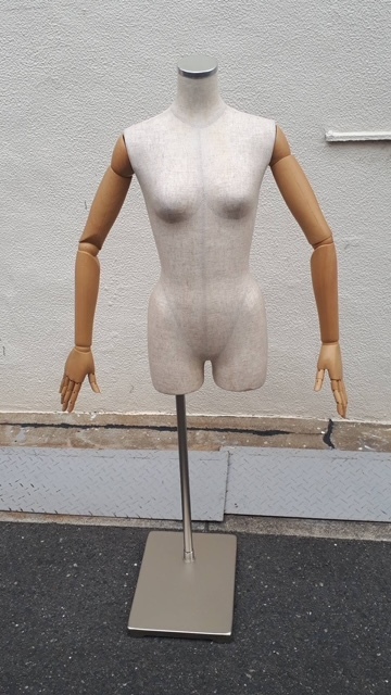 ◇レディ 腕付きトルソー マネキン 布張り アーム付 指まで可動 木製