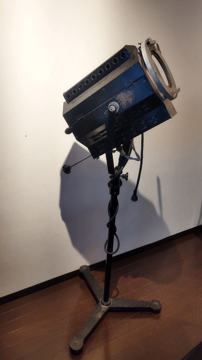 貴重 50年前の撮影機材 ヴィンテージ スポットライト 昭和レトロ 昭和40年代 インダストリアル 照明 映画スタジオ 店舗什器