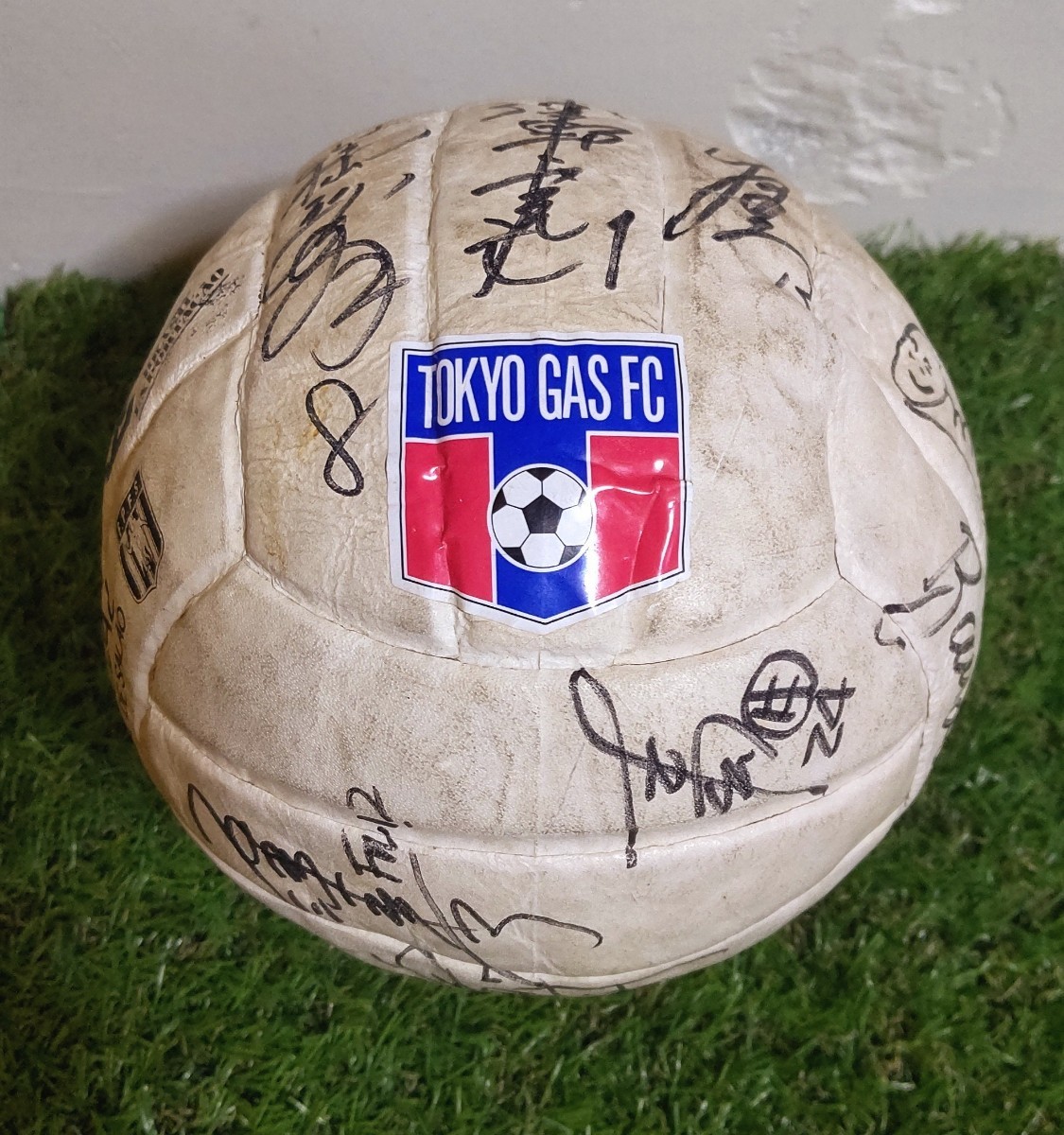 1990 period Tokyo gas FC(FC Tokyo ) with autograph ball 