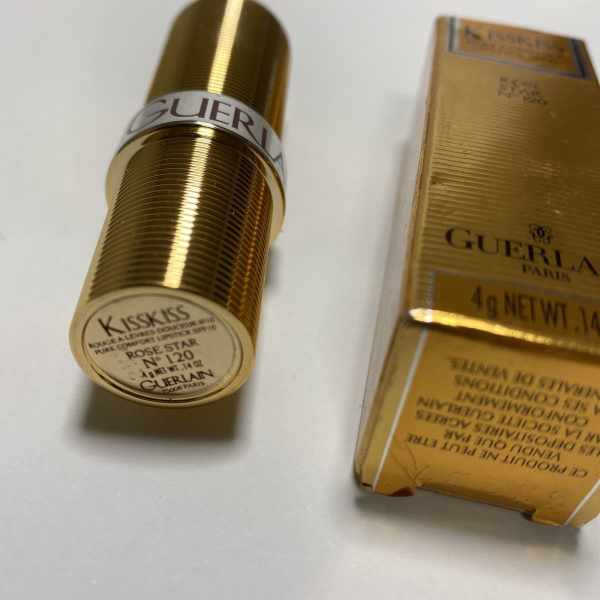  Guerlain 　...　 "губа"  ручка 　N°120  губная помада 