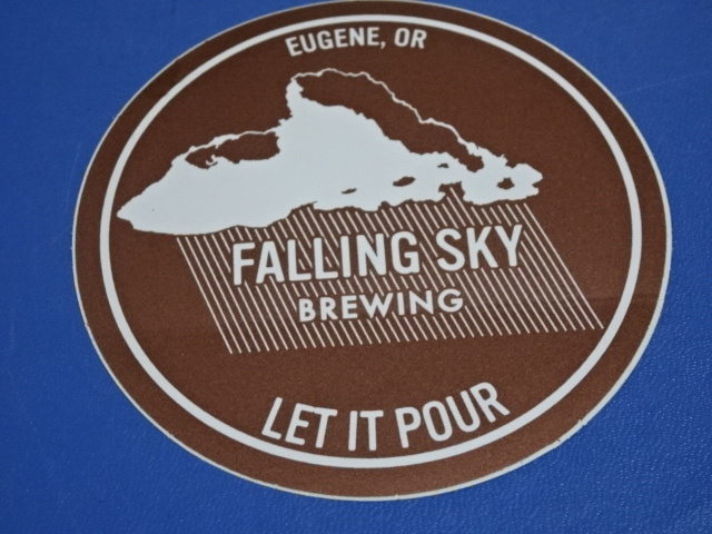 ◇ 激レア USA入手 アメリカ企業モノ オレゴン州ユージーン 地ビール会社 【FALLING SKY BREWING】 丸型 ロゴステッカー ◇_画像1