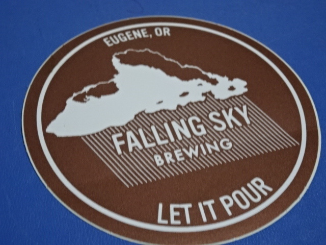 ◇ 激レア USA入手 アメリカ企業モノ オレゴン州ユージーン 地ビール会社 【FALLING SKY BREWING】 丸型 ロゴステッカー ◇_画像2