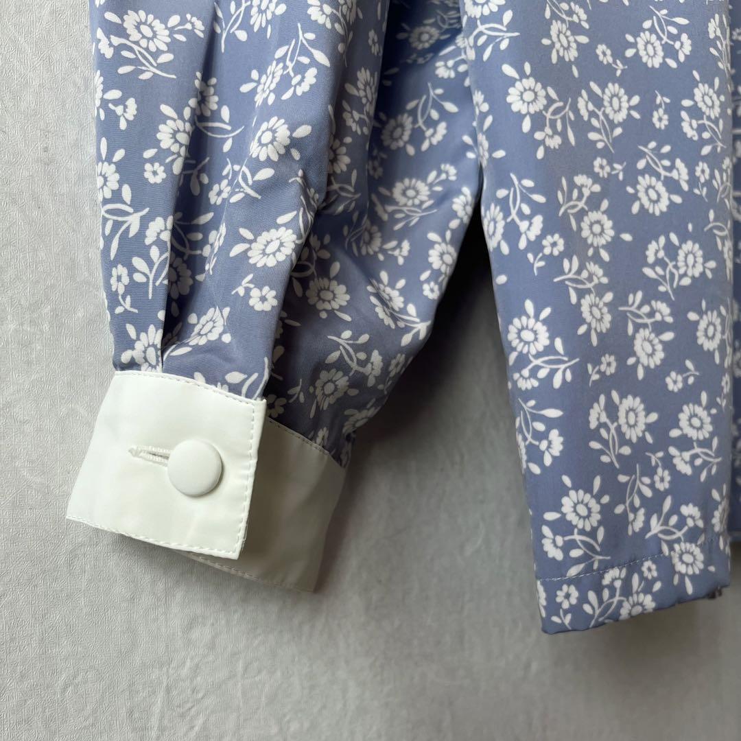 古着 日本製 総柄シャツ 長袖 ブラウス 小花柄 水色 白 ガーリー レトロ M ギャザー くるみボタン