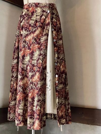 front button floral skirt〈sk230828〉