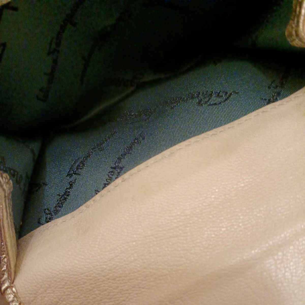 極美品フェラガモSalvatore FerragamoガンチーニJP22 6815二 極美品フェラガモSalvatore FerragamoガンチーニJP22 6815二