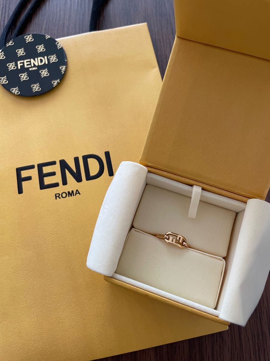 50%OFF半額 FENDI リング 新品未使用 サイズM - アクセサリー