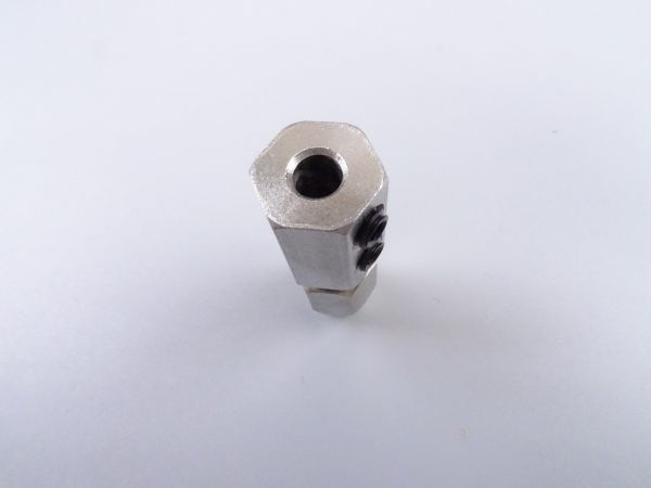 TFL made 4mm shaft 4mmX4mm [529B26A] flexible shaft / motor coupler / coupling / motor shaft zipper /1 piece 