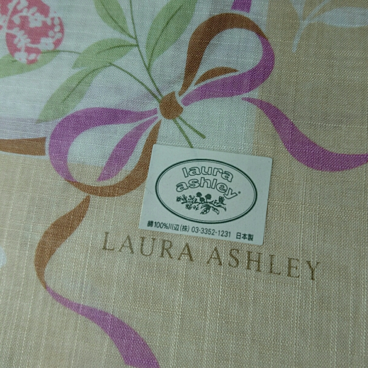 【未使用新品】　LAURA　ASHLEY　ローラアシュレイ　大判　ハンカチ　56　8255_コットン１００％