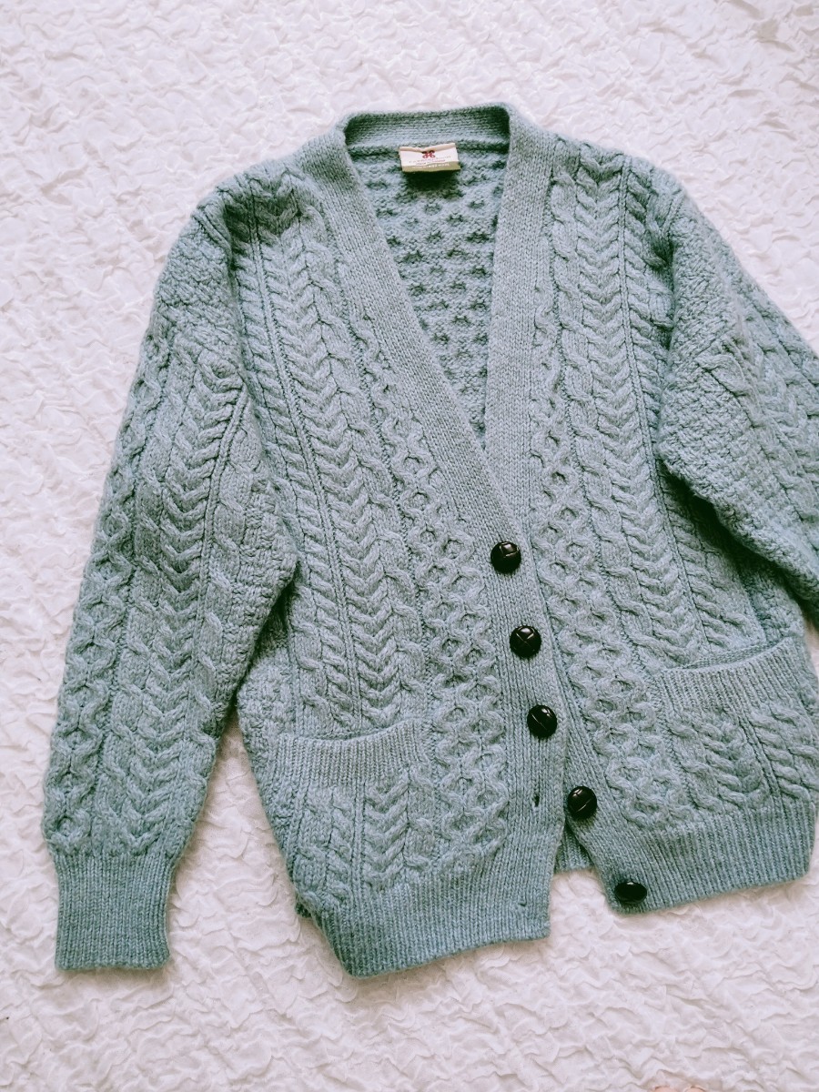 CARRAIG DONN*キャレイグドン*アイルランド製*カーディガン*アラン模様*ケーブルニット*フィッシャーマン*水色*くすみカラー*Lくらい