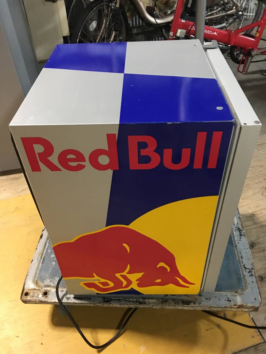 Red Bull レッドブル 小型 51L 3段 冷蔵庫 冷蔵ショーケース 非売品 ☆動作確認済み☆2016年製_画像6