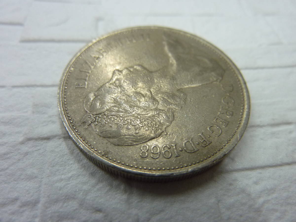 【外国古銭】 エリザベス2世 1968年 10ペンス イギリス D.G.REG.F.D. 硬貨 レトロ エリザベス コイン ELIZABETHⅡ 10PENCEの画像4