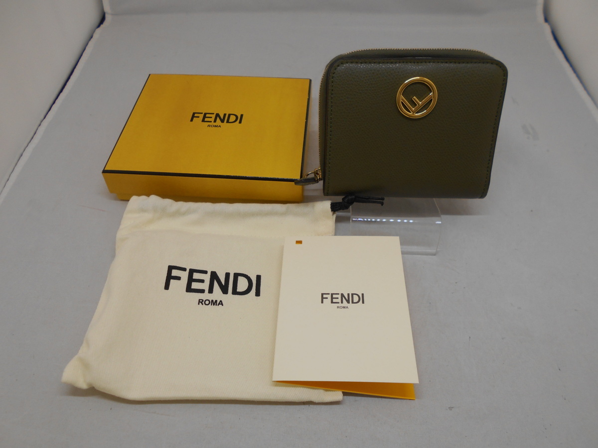 全国宅配無料 ☆【FENDI】 フェンディ 折財布 コンパクト財布 ラウンド