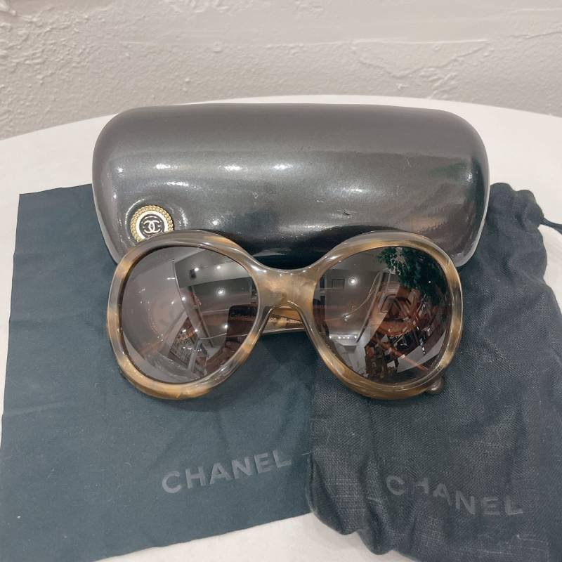 即出荷】 ※【中古】CHANEL シャネル サングラス ケース付き その他