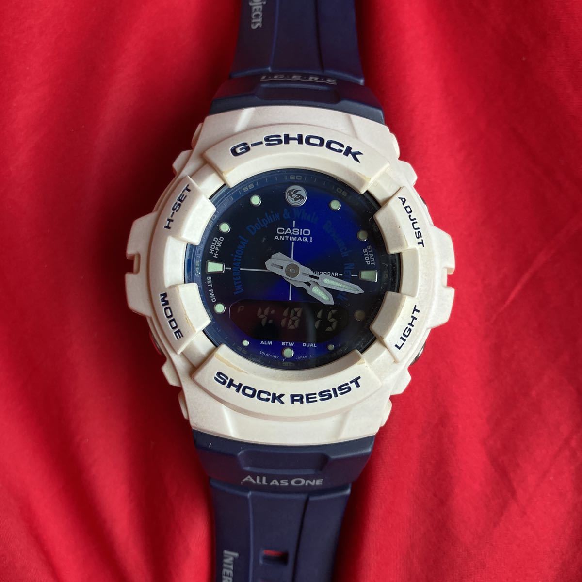 人気満点 G-SHOCK イルカクジラ 限定 即決有白紺色 G-100K-2AJR 動作