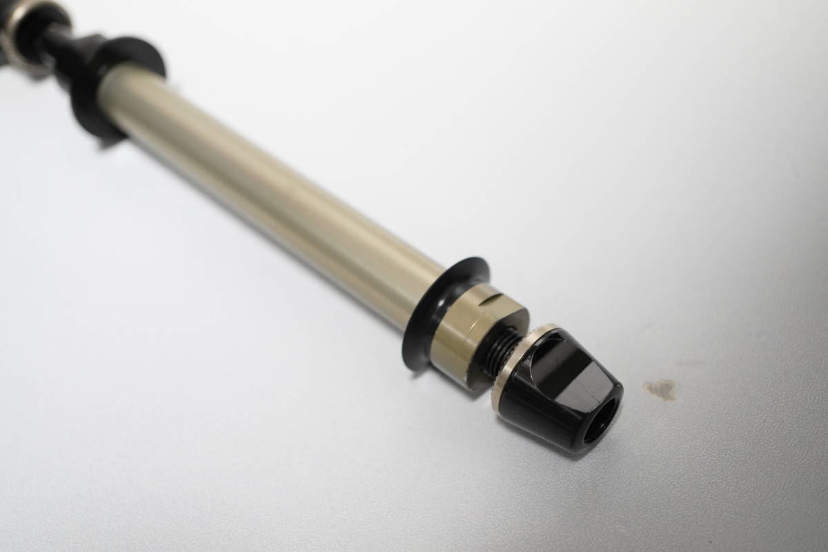 DT Swiss 10mm x 135mm スルー アクスル キット リアハブ用 QR DT Swiss 10mm x 135mm スルー アクスル キット リアハブ用 QR
