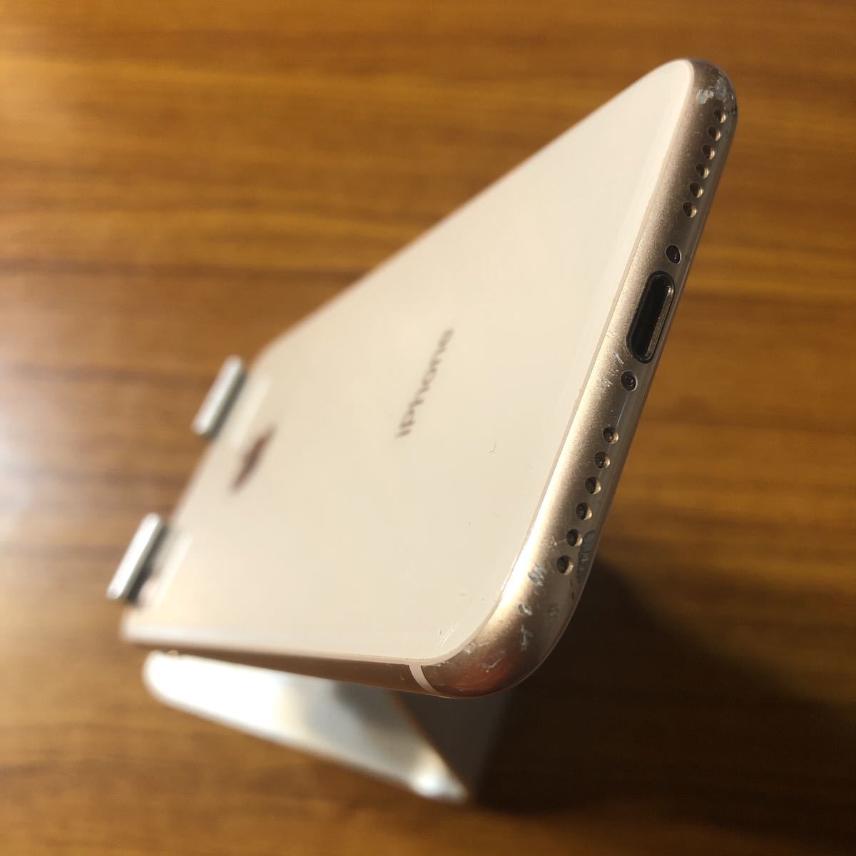 新作モデル iPhone8 SIMフリー 64GB バッテリー容量81% ピンクゴールド