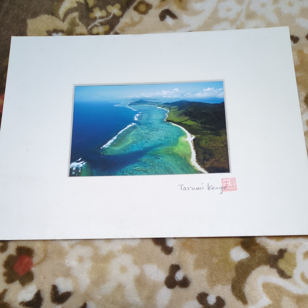 写真　垂見健吾(写真家)　沖縄の海　直筆サイン　押印あり　額無し　内径　19.312.6cm　写真フルサイズ　2114.5cm_画像1