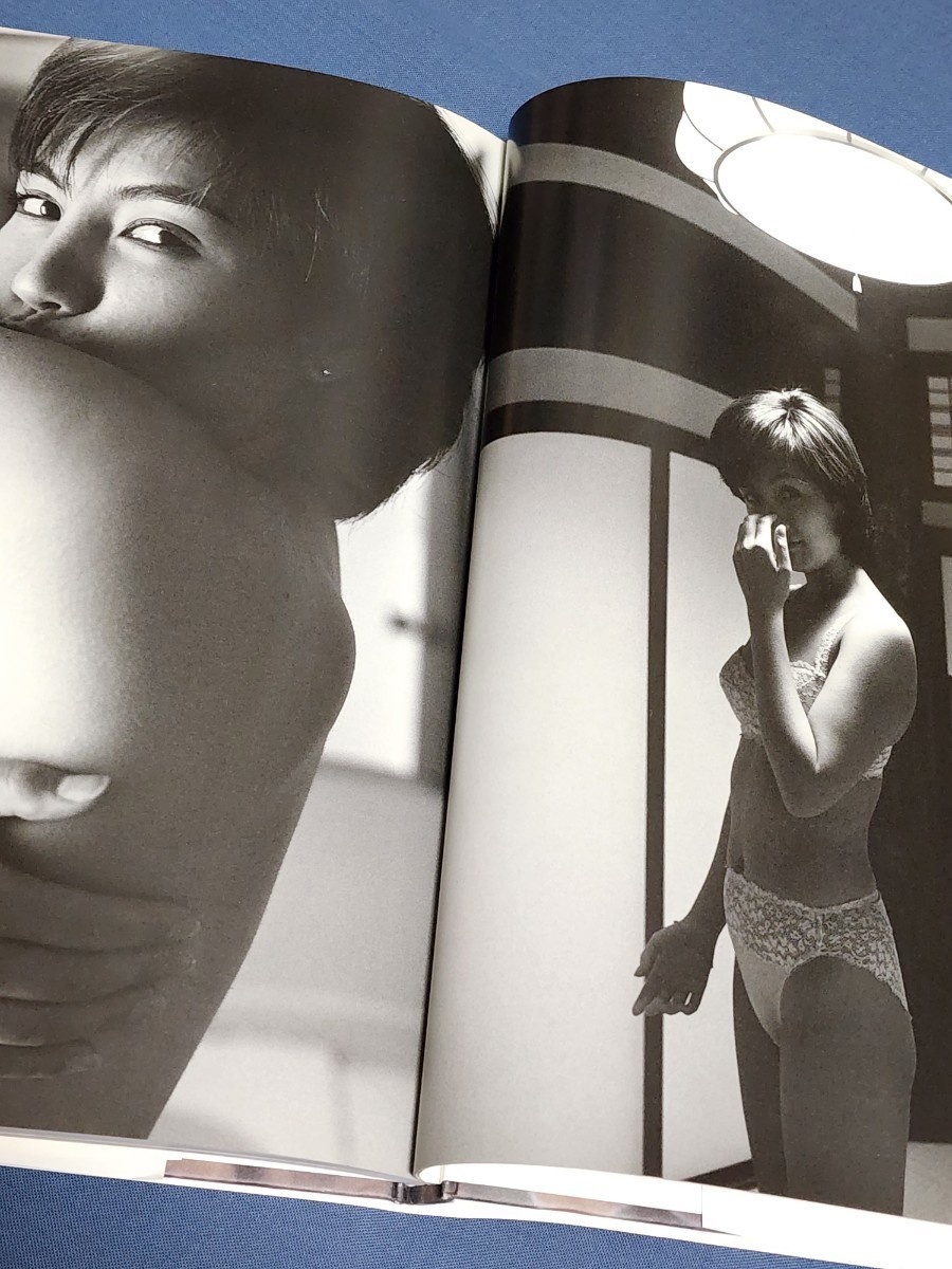 吉本多香美 1998年 SEXY写真集 「Surfacing」 item details 吉本多香美 1998年 SEXY写真集 「Surfacing」 item details