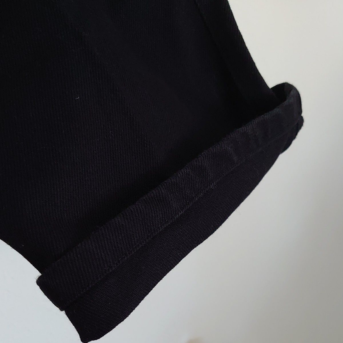 UNIQLO　ユニクロ　ブラックデニム　黒　パンツ　ズボン　69サイズ