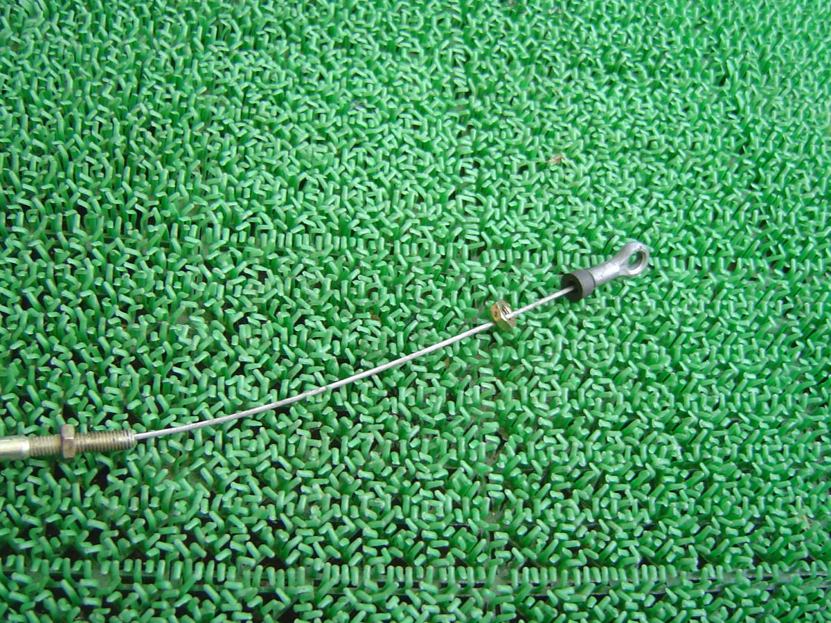 N*クボタ 法面草刈り機 草刈機　GC-S500　ハンドルを上下に動かし固定する時の ワイヤー　ケーブル　被膜にめくれあり_画像2