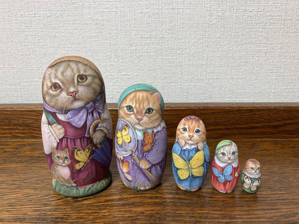 ロシア雑貨☆ネコと蝶々のマトリョーシ(5P)リダ工房 ロシア雑貨☆ネコと蝶々のマトリョーシ(5P)リダ工房