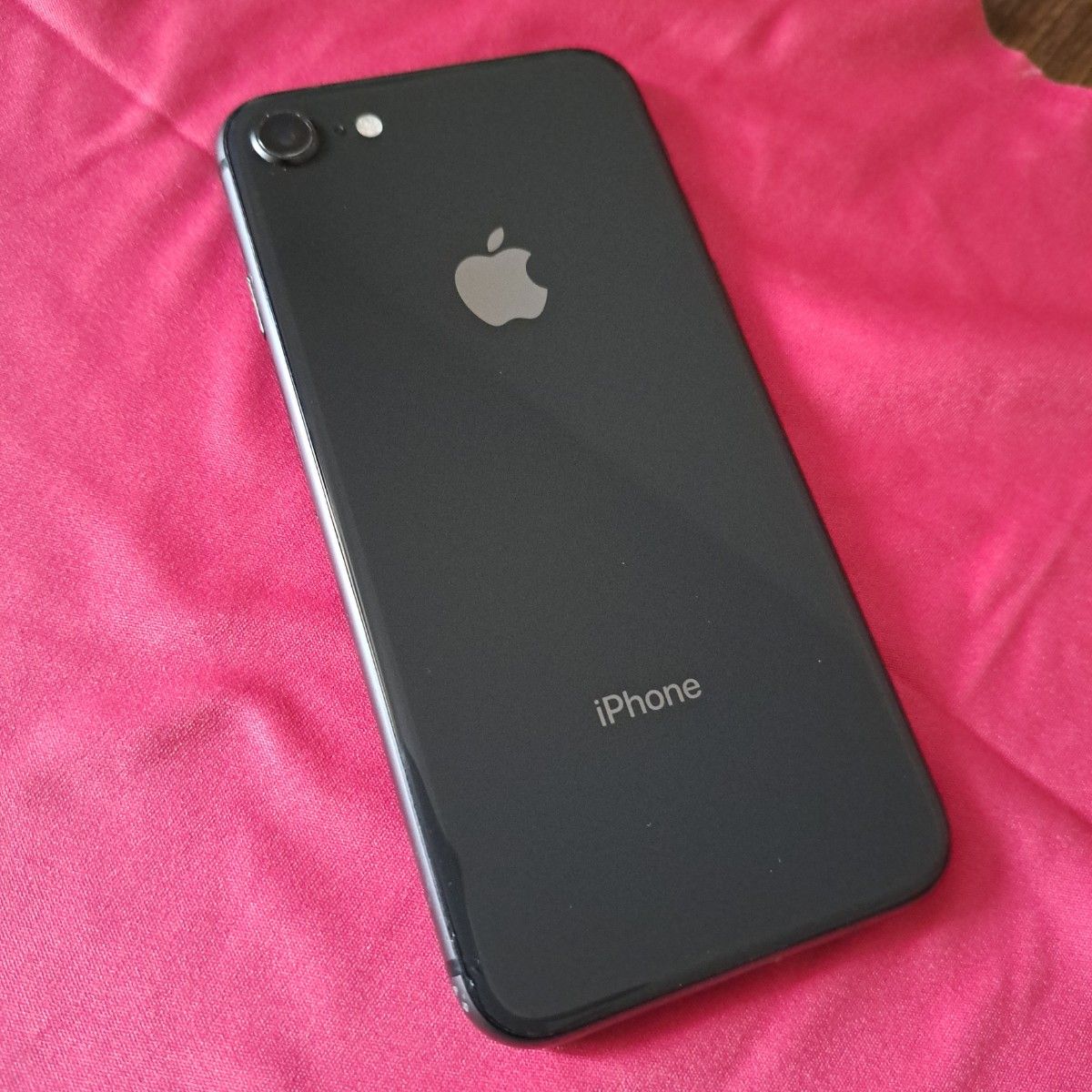 ☆《iPhone 8》64GB 本体スペースグレー SIMフリー apple-