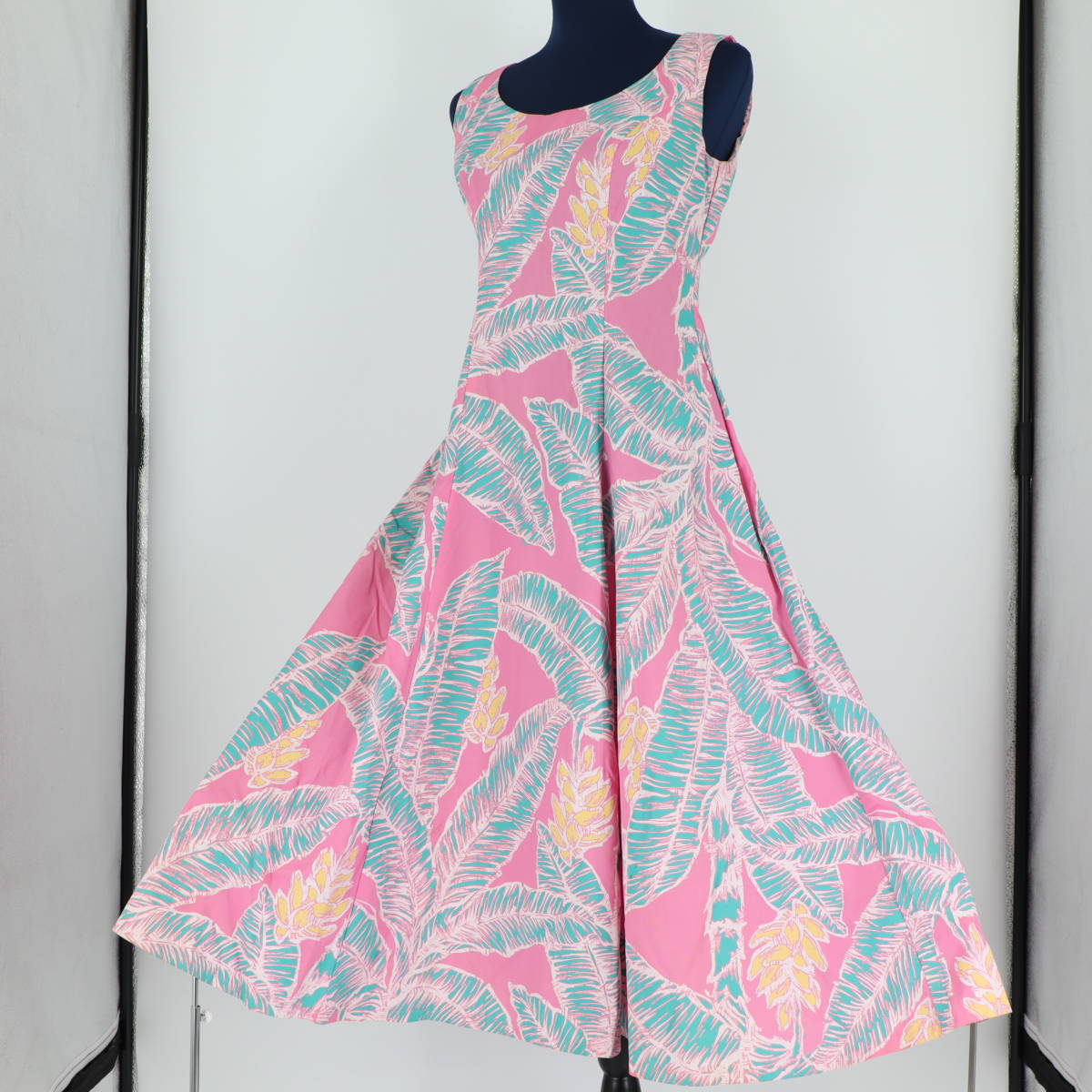 [ бесплатная доставка ][ хула для костюм сделано в Японии скетч способ принт ]ALOHASTANDARDS розовый чай leaf рисунок безрукавка One-piece платье прекрасный товар 